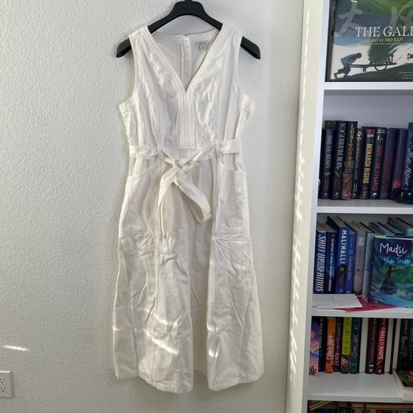 Sundance Dresses & Skirts - Sundance White Denim Dress Size 16 Sleeveless V Neck Midi with Belt Pockets